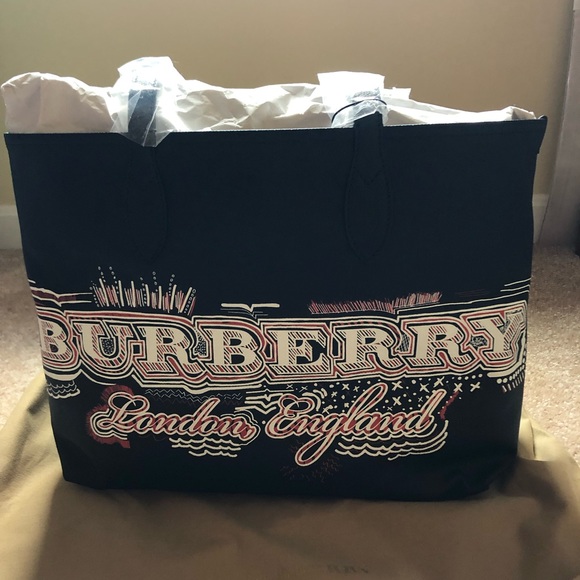 BURBERRY Reversible London Doodle Tote, Black Leather-Canvas/Check Interior NWT - Picture 5 of 16